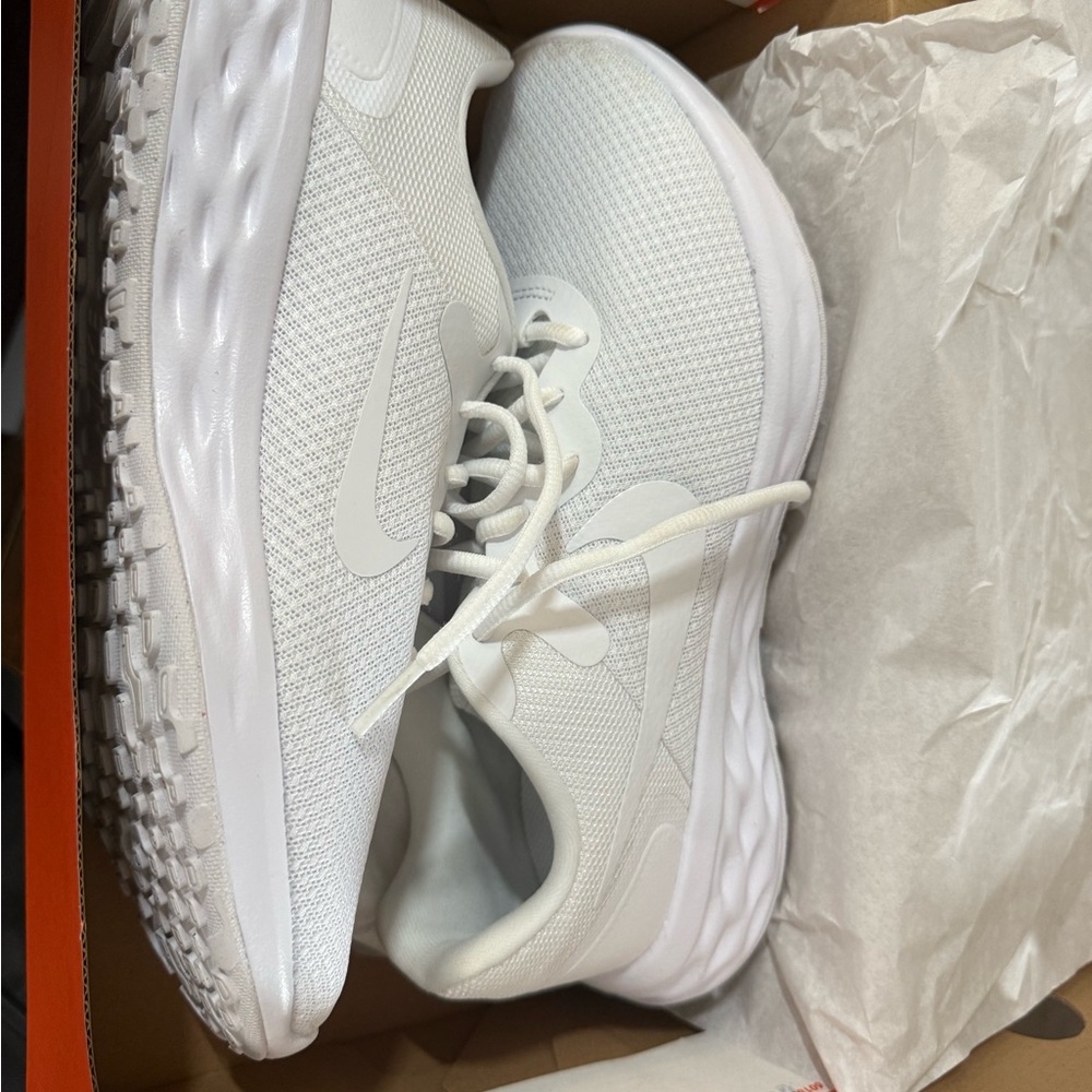 Nike White Mesh Sneakers Lightweight Foam Sole